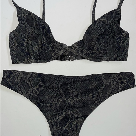 ACACIA Sage Phython Set 🤍 - Picture 1 of 1